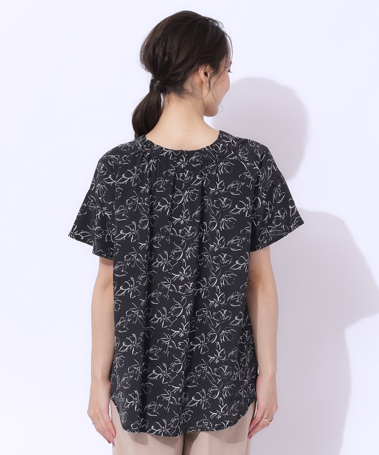 シューラルー/ドレスキップ(SHOO・LA・RUE/DRESKIP)の【高レビュー/無理せずキレイ】線画フラワーが目を惹く フェミニンブラウス15