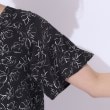シューラルー/ドレスキップ(SHOO・LA・RUE/DRESKIP)の【高レビュー/無理せずキレイ】線画フラワーが目を惹く フェミニンブラウス17