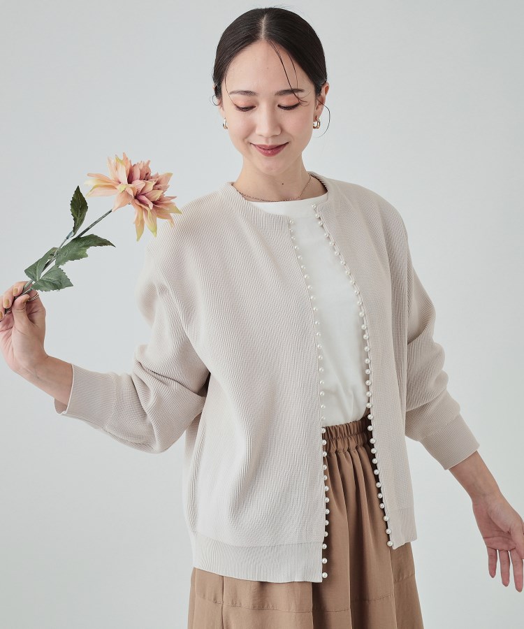 フェイクパールが華やか フェミニンニットカーディガン フェイクパールが華やか フェミニンニットカーディガン