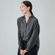 シューラルー/ドレスキップ(SHOO・LA・RUE/DRESKIP)の【無理せずキレイ】後ろ姿が引き立つ バックレースアップブラウス チャコールグレー(014)