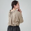 シューラルー/ドレスキップ(SHOO・LA・RUE/DRESKIP)の【無理せずキレイ】後ろ姿が引き立つ バックレースアップブラウス モカブラウン(042)