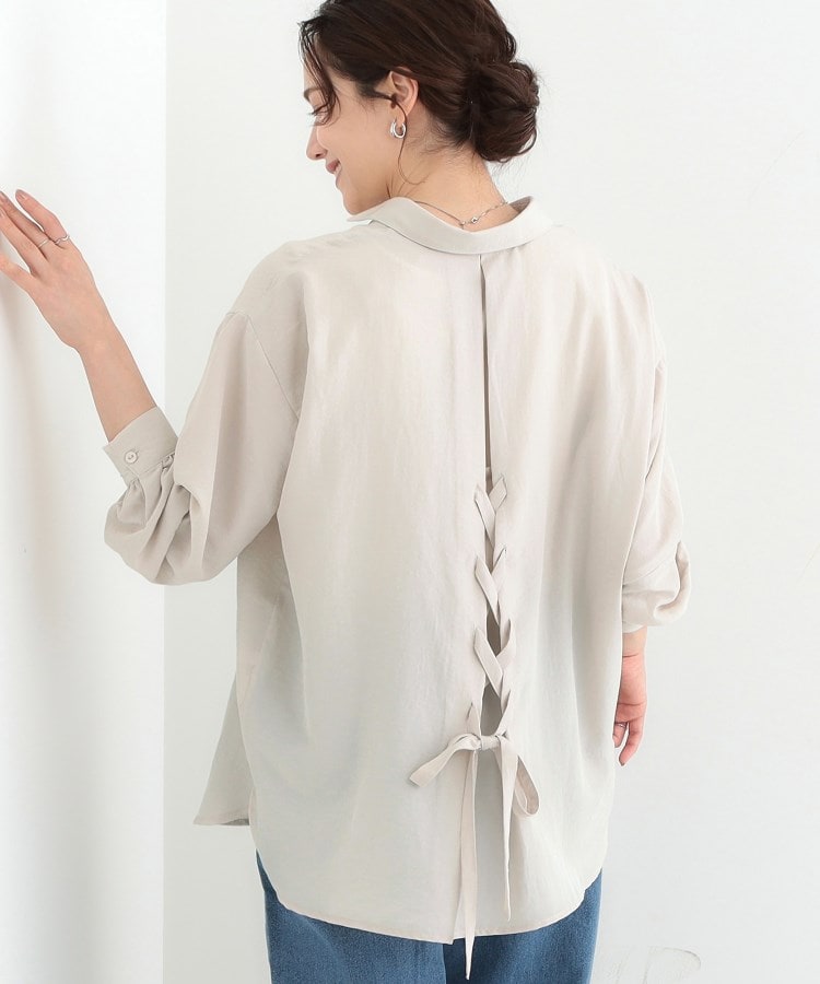 シューラルー/ドレスキップ(SHOO・LA・RUE/DRESKIP)の【S-LL】後ろ姿も抜かりなく バックレースアップシャツ ライトベージュ(051)