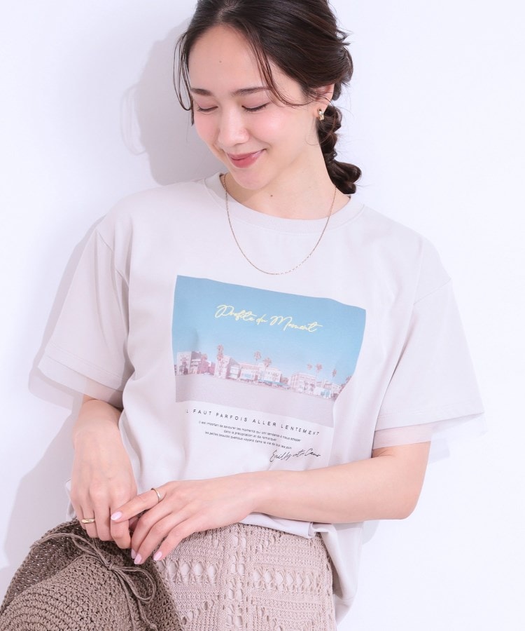 シューラルー/ドレスキップ(SHOO・LA・RUE/DRESKIP)の【S-LL/接触冷感/UVカット】選べる3柄 お袖チュールで差をつける ロゴプリントTシャツ グレージュ(050)
