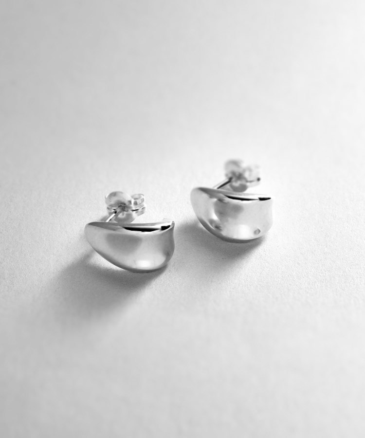 Shadow of the sun pierce(ピアス) | OPAQUE.CLIP(オペークドット