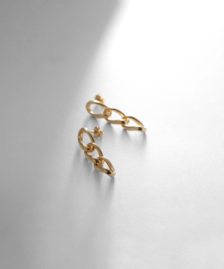 【WEB限定】カーブチェーン ストレートピアス