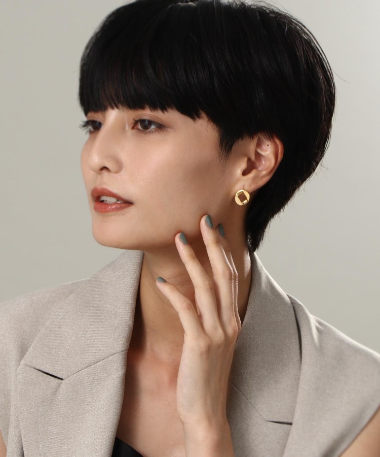 【WEB限定】カーブチェーンモチーフ シングルピアス