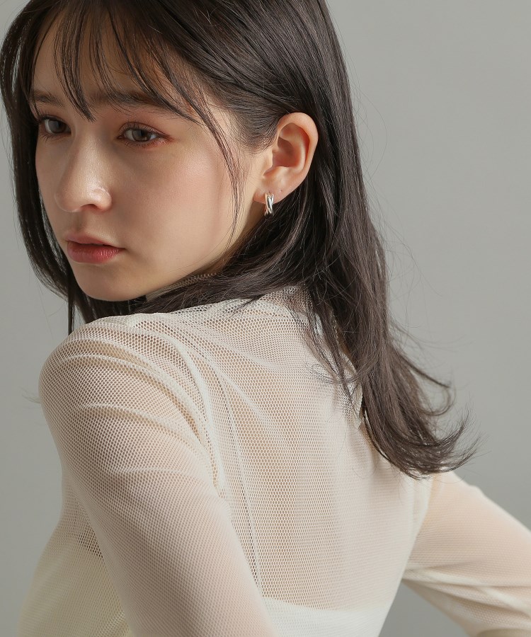 ココシュニック オンキッチュ(COCOSHNIK ONKITSCH)のシルバー スモールフープ プランプクロスピアス8