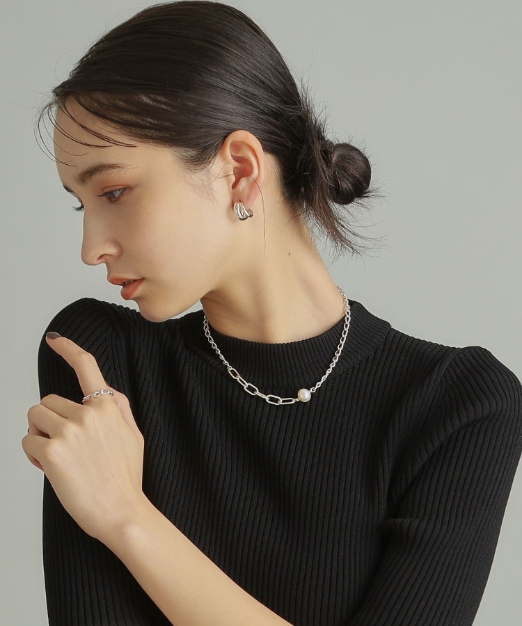 ココシュニック オンキッチュ(COCOSHNIK ONKITSCH)のシルバー スモールフープ ダブルプランプピアス7