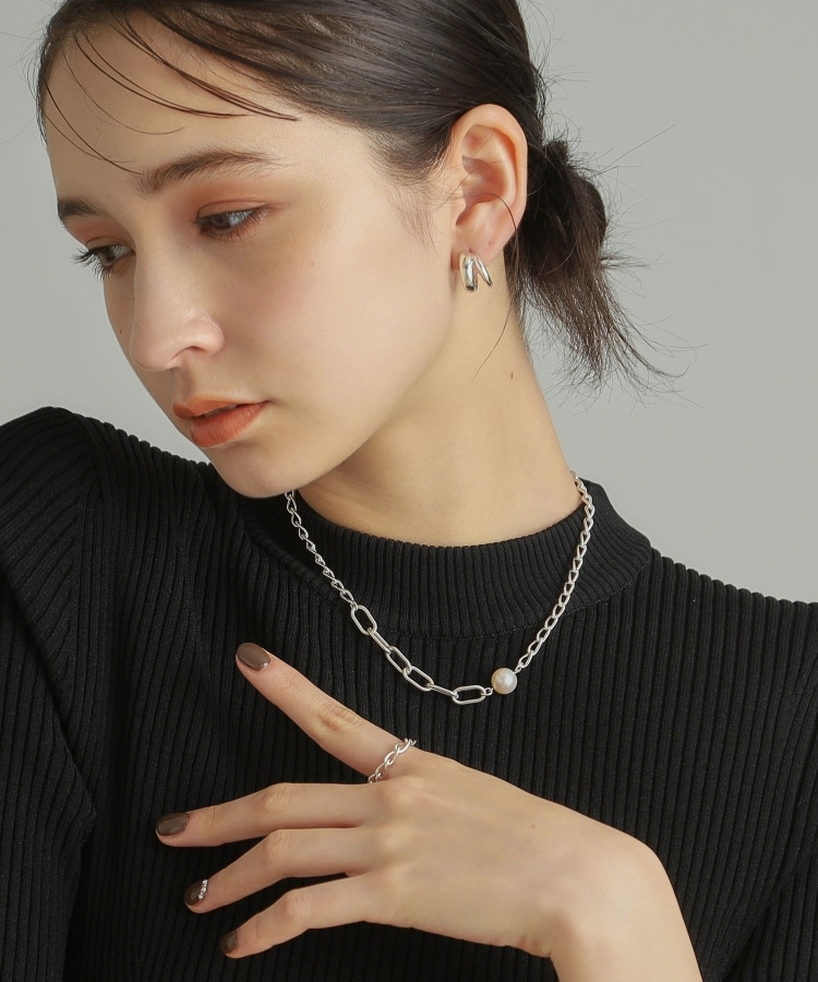 ココシュニック オンキッチュ(COCOSHNIK ONKITSCH)のシルバー スモールフープ ダブルプランプピアス8