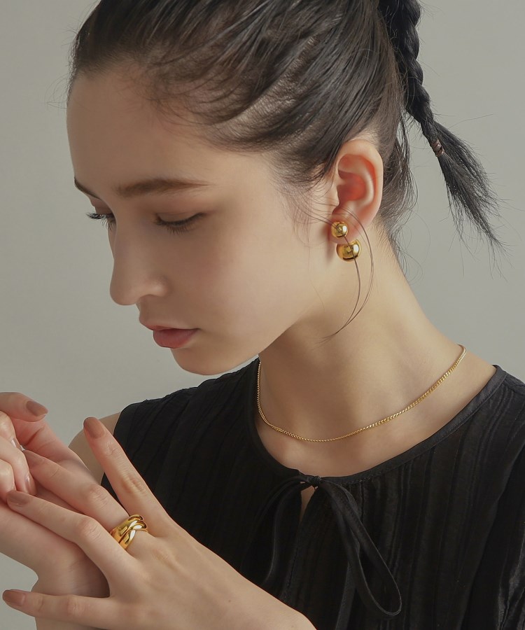 ココシュニック オンキッチュ(COCOSHNIK ONKITSCH)のシルバー ホロウピアス ボール フロントバック GP11