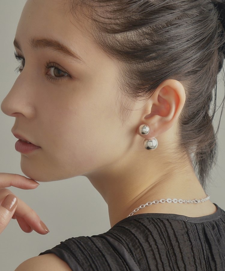 ココシュニック オンキッチュ(COCOSHNIK ONKITSCH)のシルバー ホロウピアス ボール フロントバック12