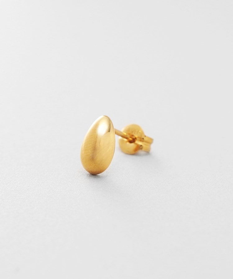 ココシュニック オンキッチュ(COCOSHNIK ONKITSCH)のシルバー ペアシェイプ スタッドピアス GP2