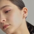 ココシュニック オンキッチュ(COCOSHNIK ONKITSCH)のシルバー クッションシェイプ スタッドピアス GP10