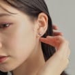 ココシュニック オンキッチュ(COCOSHNIK ONKITSCH)のシルバー クッションシェイプ スタッドピアス13