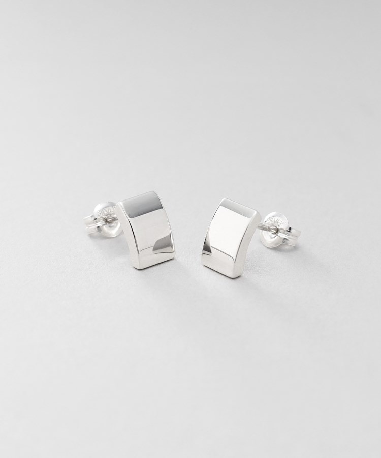 シルバー シールドシェイプ スタッドピアス(ピアス シルバー シールドシェイプ スタッドピアス(ピアス
