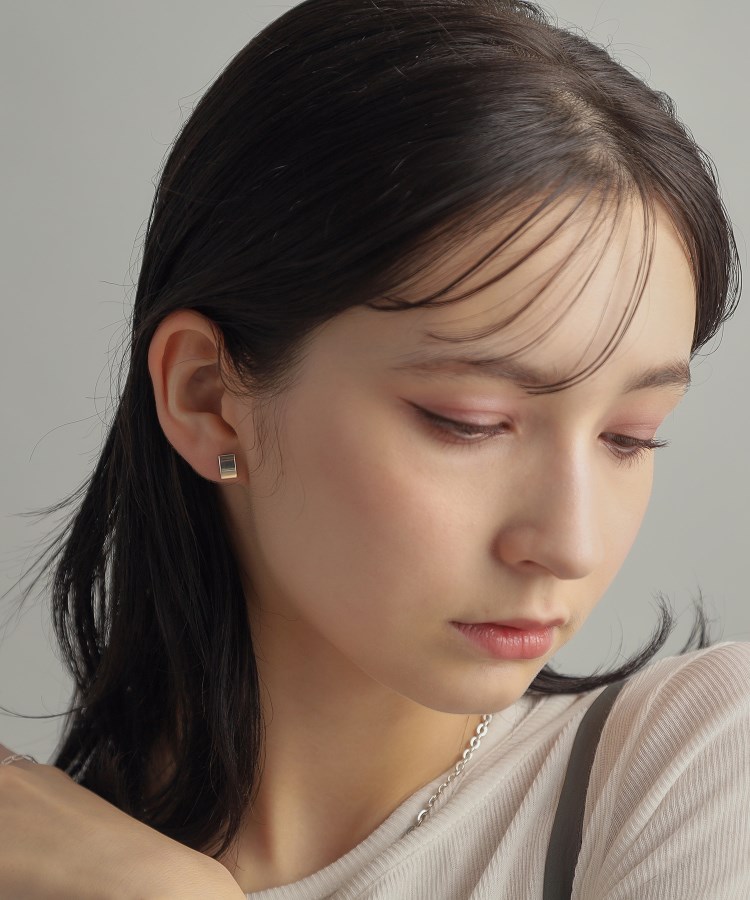 シルバー シールドシェイプ スタッドピアス(ピアス シルバー シールドシェイプ スタッドピアス(ピアス