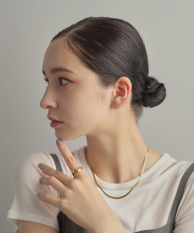 ココシュニック オンキッチュ(COCOSHNIK ONKITSCH)のシルバー レクタングル スタッドピアス GP7