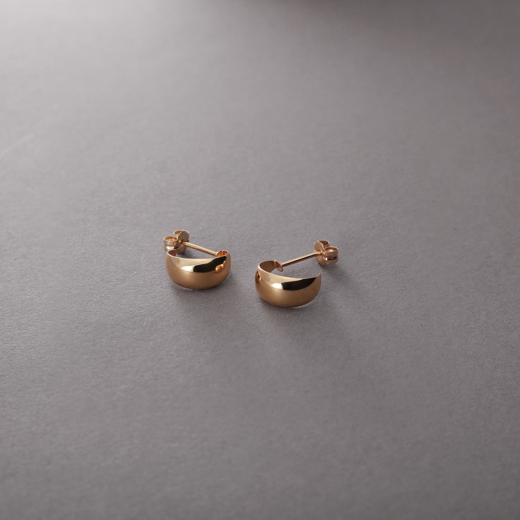 ココシュニック オンキッチュ(COCOSHNIK ONKITSCH)のK10ドームフープピアス ピアス