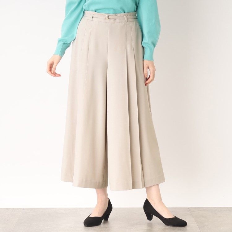 グローブ(grove)のスカートの上品さとパンツのアクティブさを兼ね備えたスカートパンツ 6～9分丈パンツ