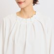 グローブ(grove)のアクセサリーいらずの華やかブラウス4