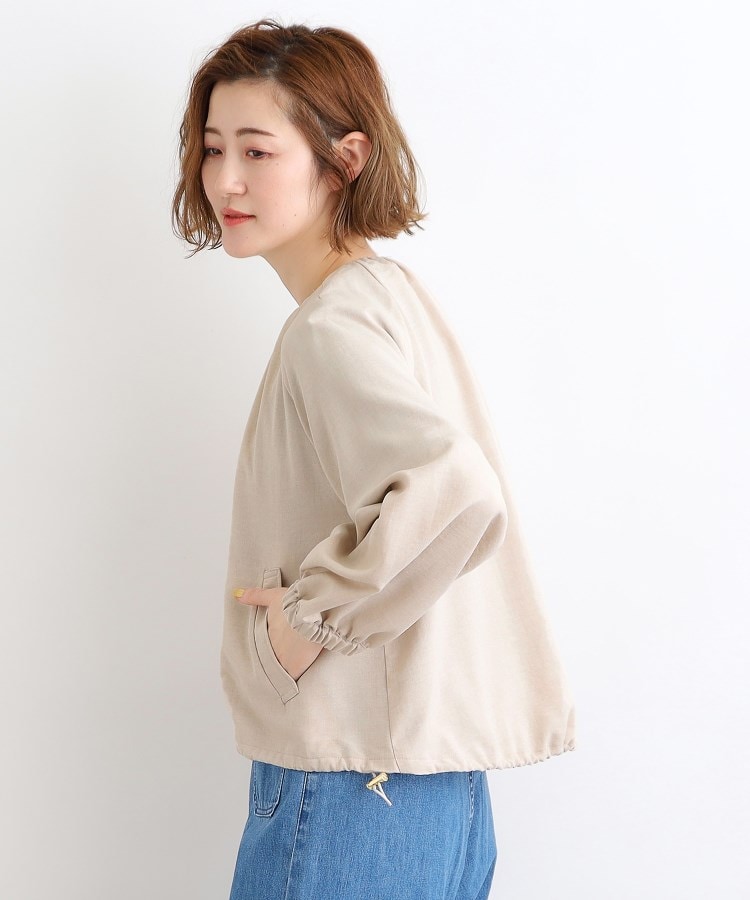 丸みのあるフォルムが女性らしい大人のノーカラーギャザー 丸みのあるフォルムが女性らしい大人のノーカラーギャザー