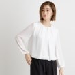 グローブ(grove)のシフォンジョーゼットタックブラウス2