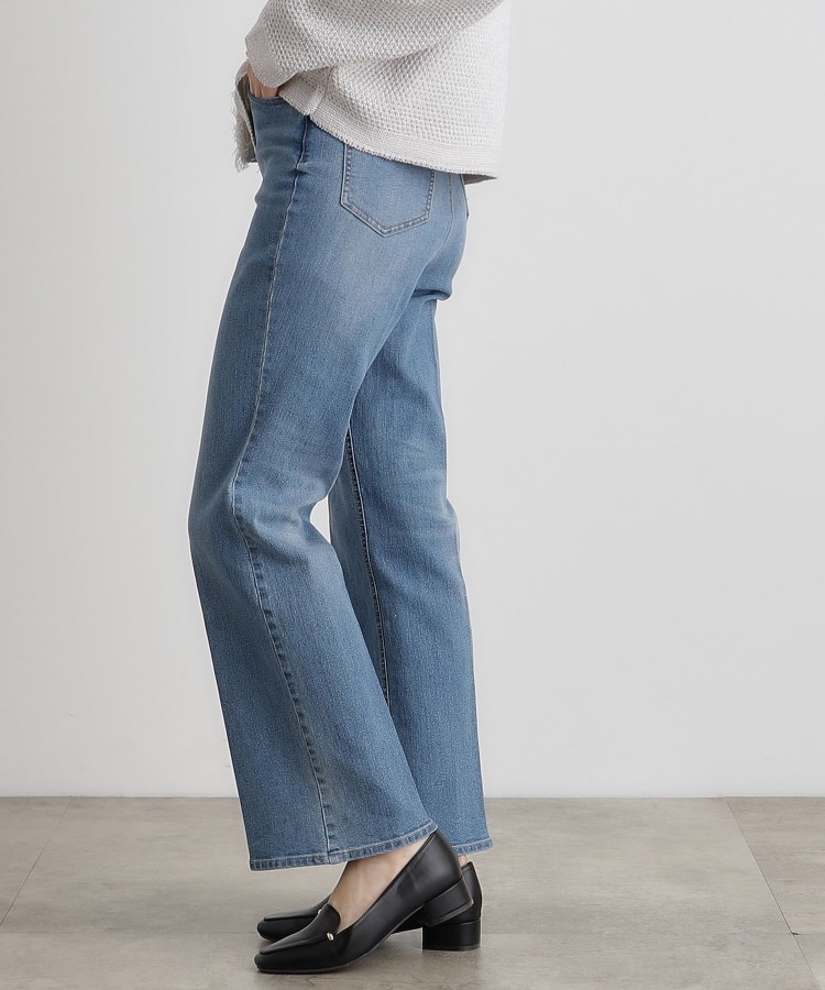 センタープレス入りソフトフレアーデニムパンツ(デニムパンツ センタープレス入りソフトフレアーデニムパンツ(デニムパンツ