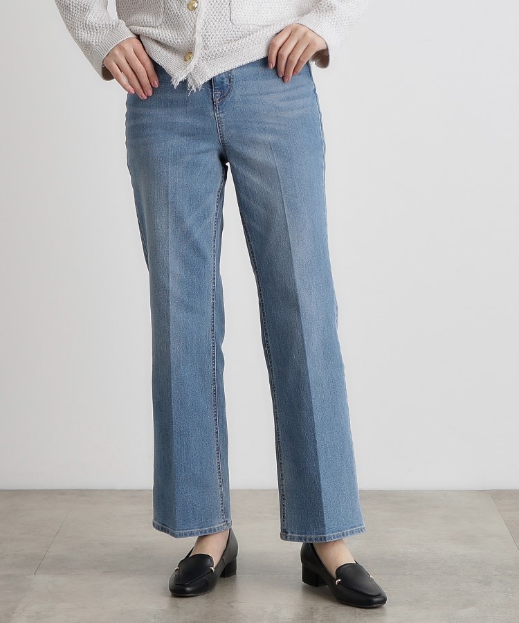 センタープレス入りソフトフレアーデニムパンツ(デニムパンツ センタープレス入りソフトフレアーデニムパンツ(デニムパンツ