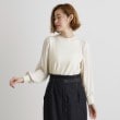 グローブ(grove)のサテンコンビボリュームスリーブニット オフホワイト(003)