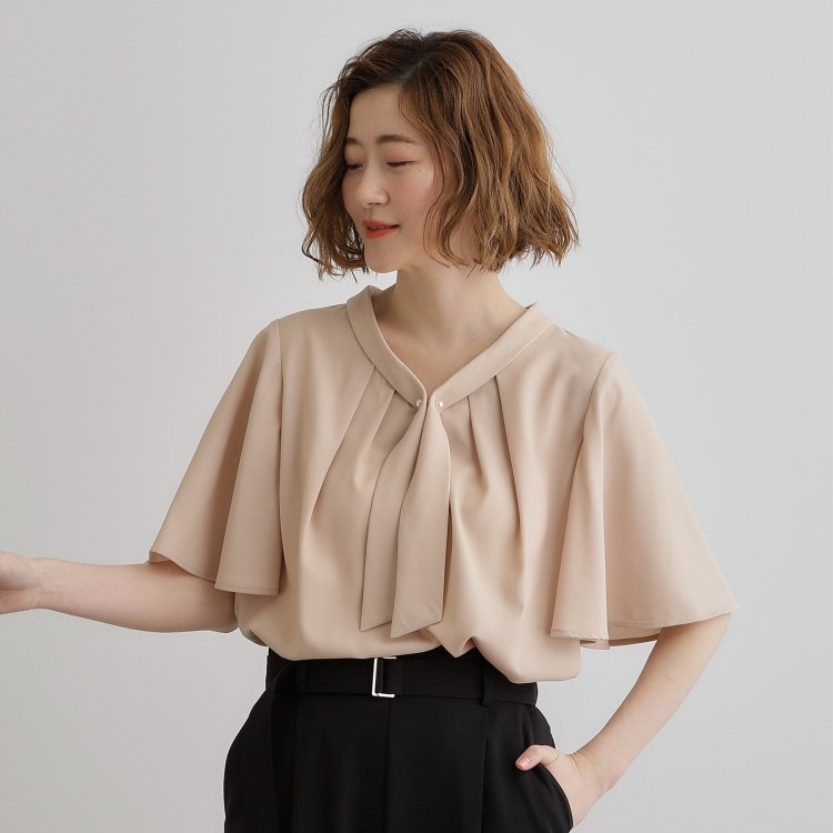 グローブ(grove)の【華やか】パール調ピン付きボウタイブラウス シャツ・ブラウス