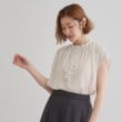 グローブ(grove)のフロントラッフルフリルブラウス2