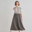 グローブ(grove)の美シルエットなドッキングフレア切替ワンピース オフ×グレー(350)