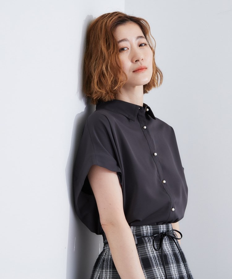 グローブ(grove)の【雑誌掲載】お手入れ楽ちんが嬉しい機能付き！大人のキレイとろみシャツ6