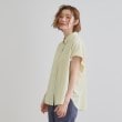 グローブ(grove)の【雑誌掲載】お手入れ楽ちんが嬉しい機能付き！大人のキレイとろみシャツ2