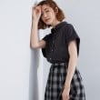グローブ(grove)の【雑誌掲載】お手入れ楽ちんが嬉しい機能付き！大人のキレイとろみシャツ スミクロ(018)