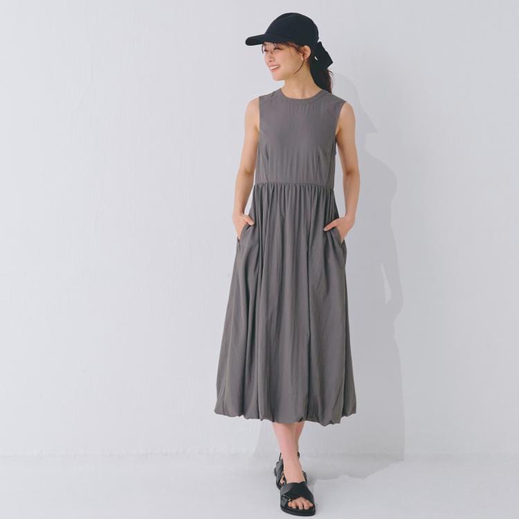 グローブ(grove)の【晴れの日も雨の日も】撥水バルーンワンピース マキシ・ロングワンピース