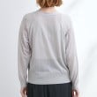 グローブ(grove)の大人な抜け感シアーラグランVネックカーデ15