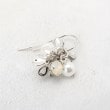 グローブ(grove)のメタルフラワービジューピアス2