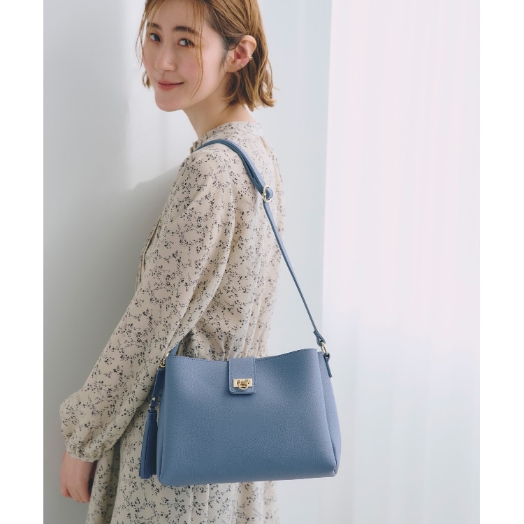 グローブ(grove)の【人間工学】ワイドベルトタッセルショルダー ショルダーバッグ