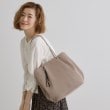 グローブ(grove)のプリーツハトメチャーム付きトート5