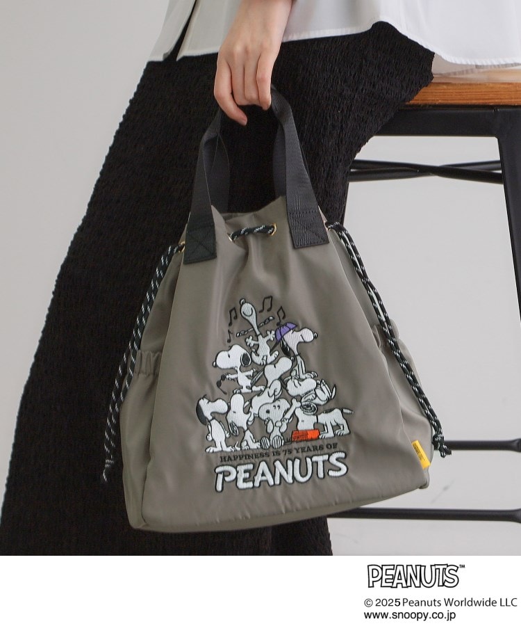 グローブ(grove)の【PEANUTS75th】ナイロン巾着トート グレー(012)