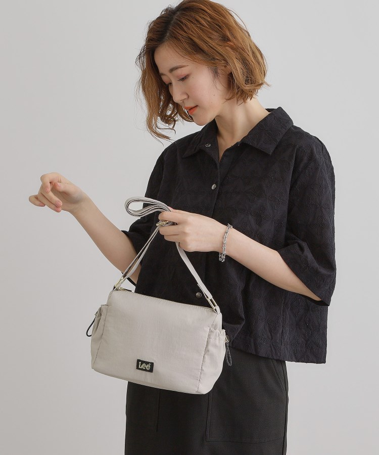 グローブ(grove)の【Lee別注】撥水サイドドロストショルダー1