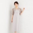 インデックス(index)の《ツインセット》刺繍シアートップス×キャミワンピース【洗濯機洗い可】 グレー(012)