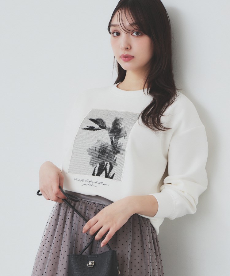 インデックス(index)のフォト刺繍トップス【洗濯機洗い可】 オフホワイト(003)