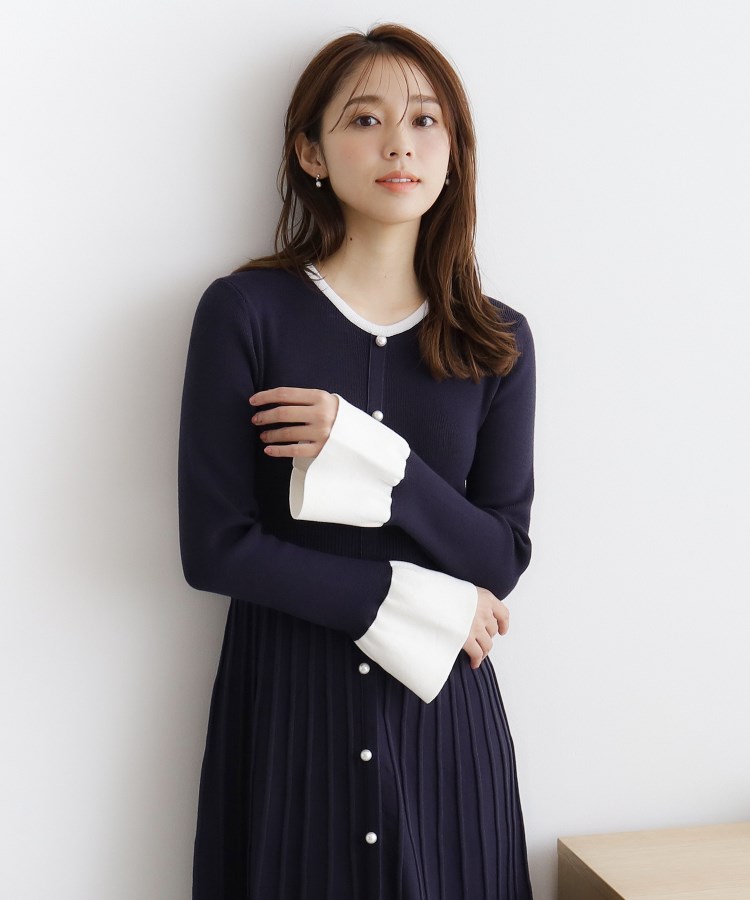 インデックス(index)の《美人百花掲載》パール調デザインバイカラーニットワンピース【洗濯機洗い可】 ネイビー(894)