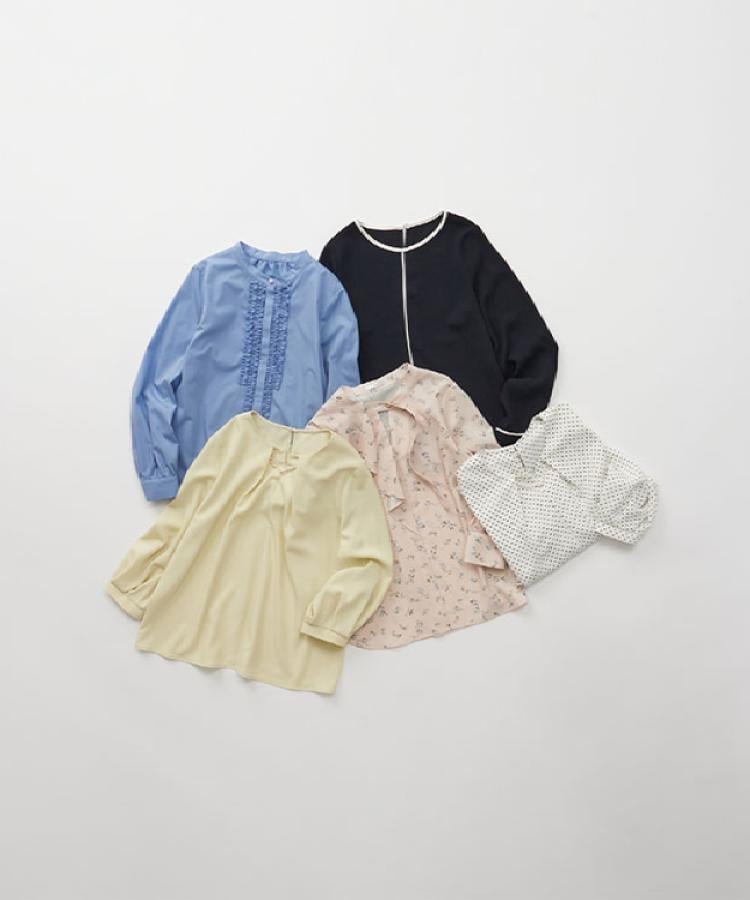 andGIRL掲載》フリルバンドカラーシャツ【洗濯機洗い可 andGIRL掲載》フリルバンドカラーシャツ【洗濯機洗い可