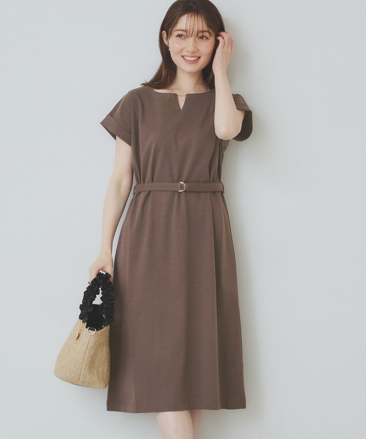 インデックス(index)の《5色展開/XS-3Lサイズ》Iラインシルエットワンピース【UV/接触冷感/洗濯機洗い可】 ブラウン(844)