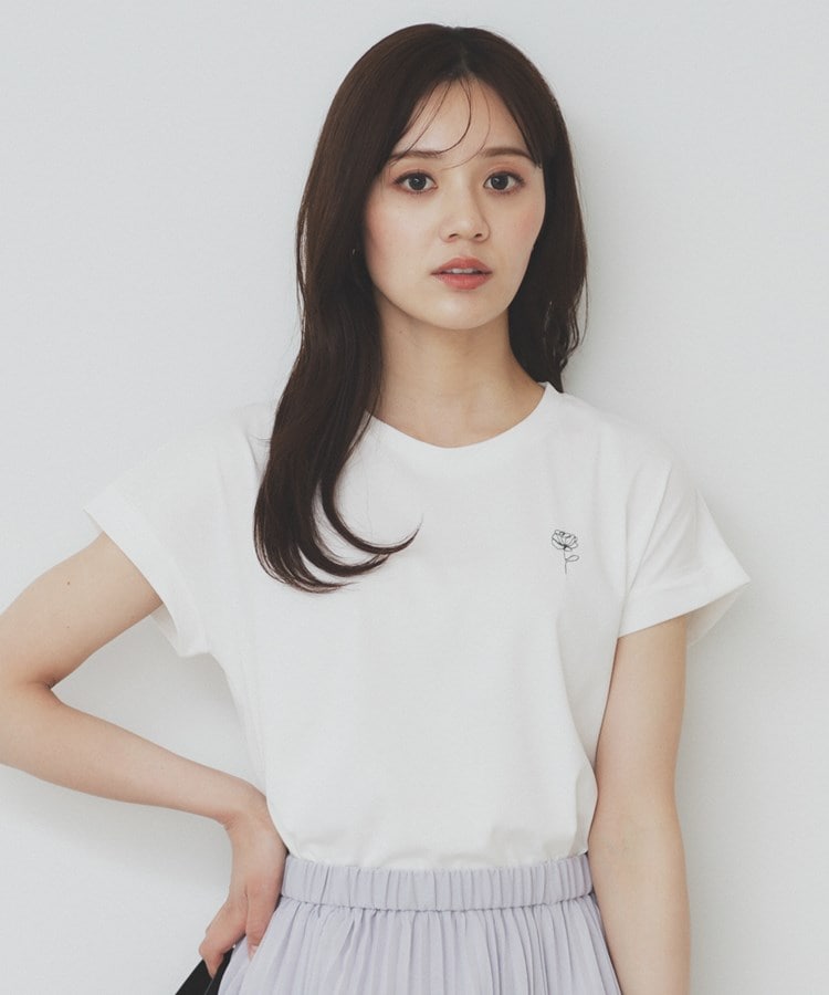 インデックス(index)の《6色展開/S-3Lサイズ》フラワー刺繍Tシャツ【汗ジミ防止/吸水速乾/接触冷感/UVケア/洗濯機洗い可】3