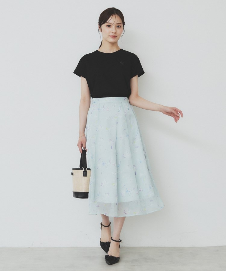 インデックス(index)の《6色展開/S-3Lサイズ》フラワー刺繍Tシャツ【汗ジミ防止/吸水速乾/接触冷感/UVケア/洗濯機洗い可】12