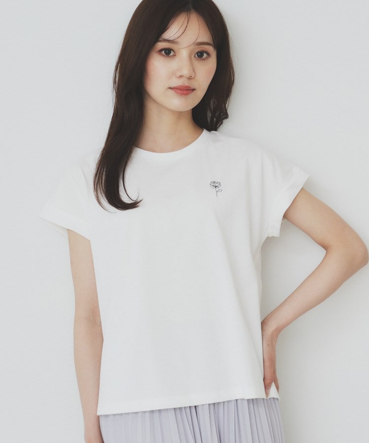 インデックス(index)の《6色展開/S-3Lサイズ》フラワー刺繍Tシャツ【汗ジミ防止/吸水速乾/接触冷感/UVケア/洗濯機洗い可】 オフホワイト(003)